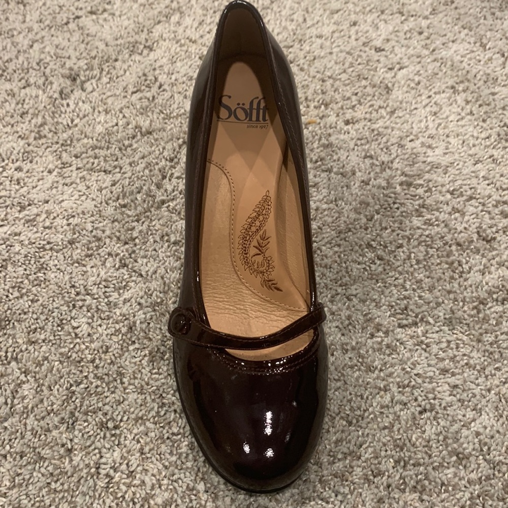 Maroon/dark brown leather heels - NWOT! Excellent condition and super comfy.